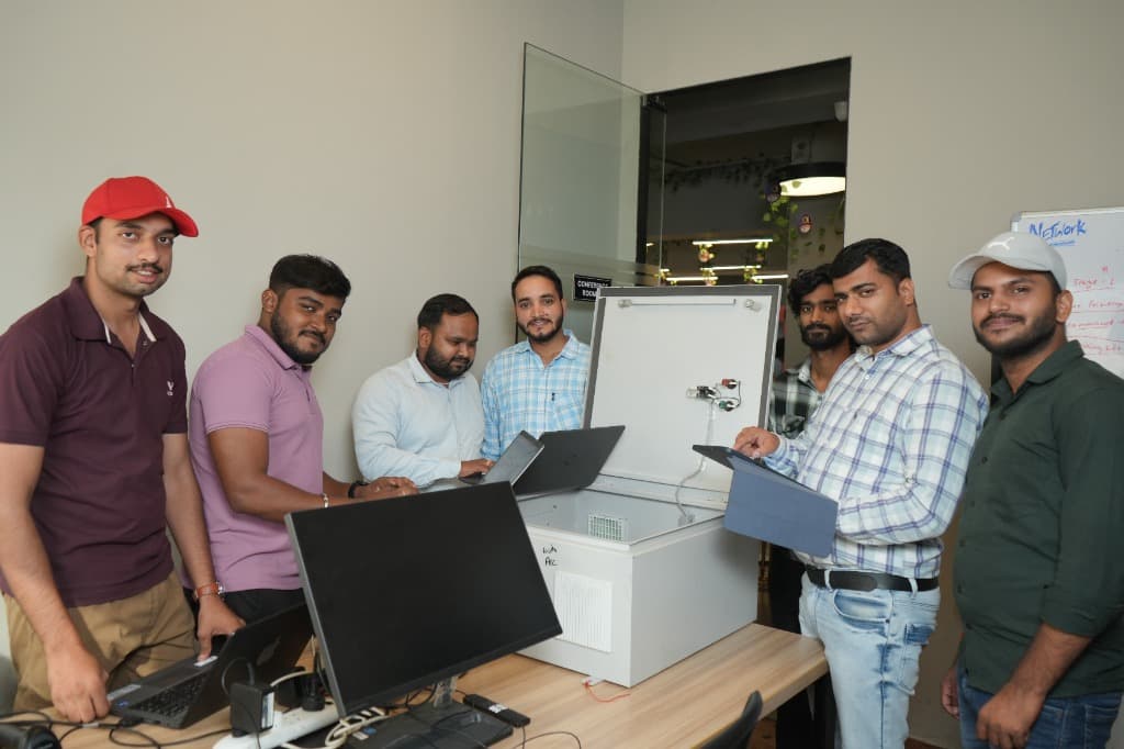 Df-OS Engineers collaborating on IoT hardware gateways